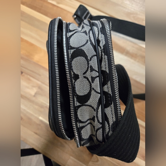 Coach Signature Canvas Monogram Crossbody Messenger bag w/ 3 Zip Compartment - Picture 13 of 16